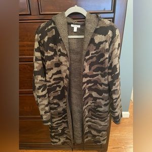 Nine West camo sweater, Size L